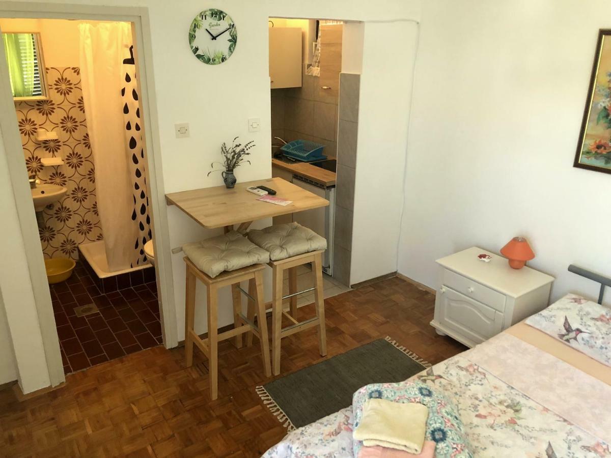Guesthouse Vila Ruzmarin Ждрелац Экстерьер фото